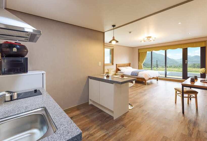 Отель Gyeongpoen Pension