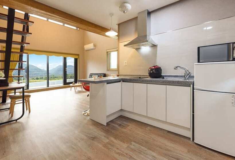 Отель Gyeongpoen Pension