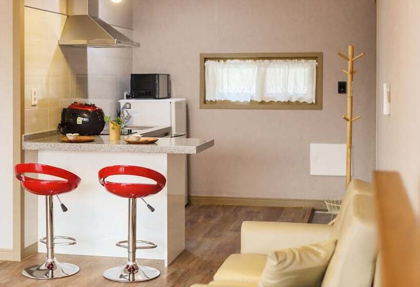 Отель Gyeongpoen Pension