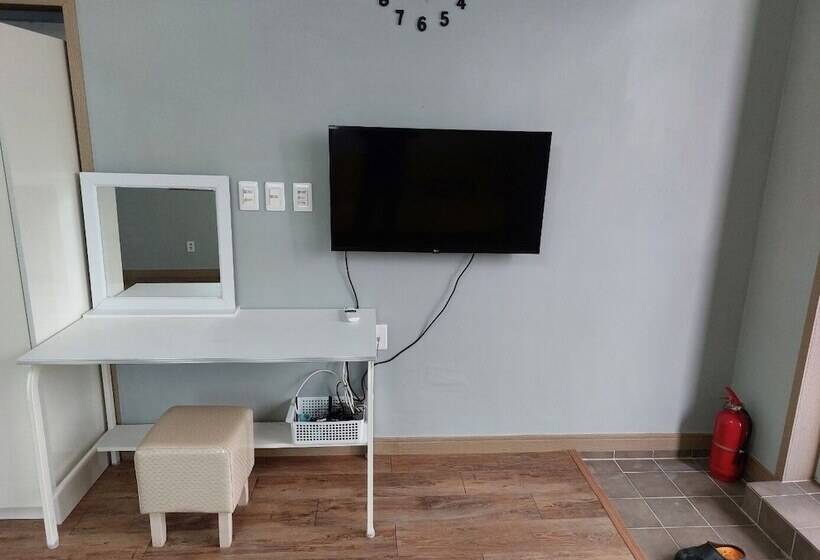 Отель Gyeongpoen Pension