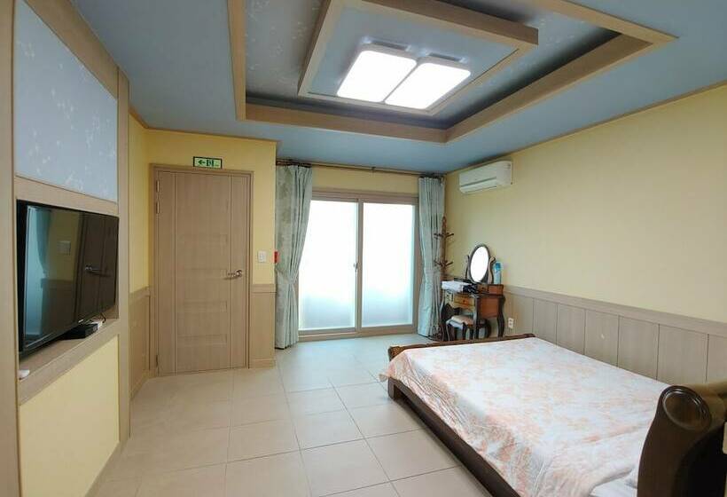 ホテル Gyulhouse Pension