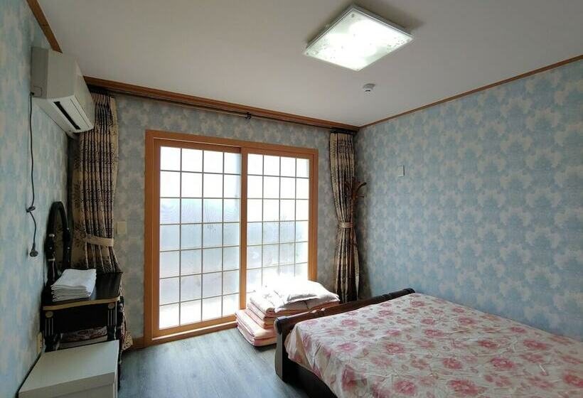 ホテル Gyulhouse Pension