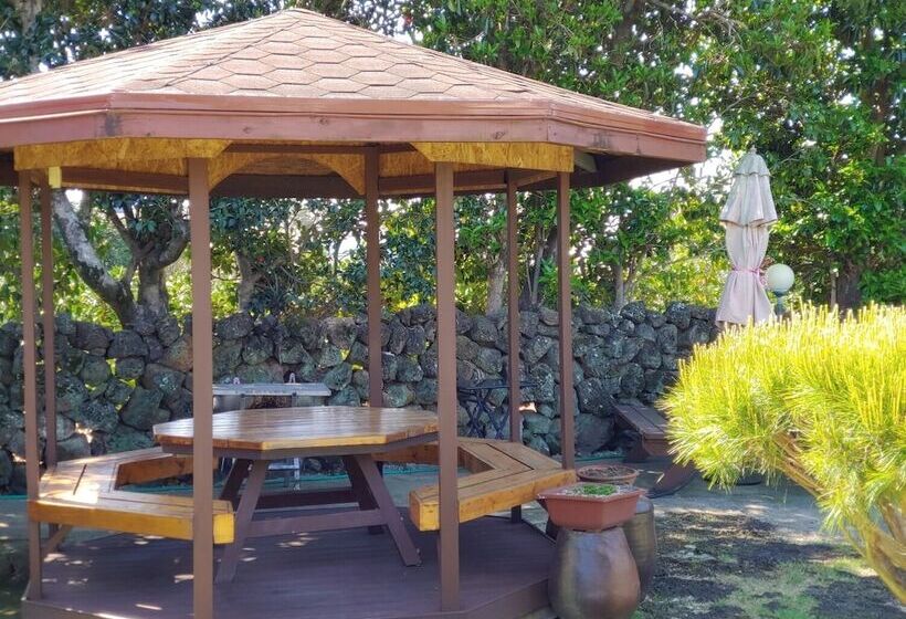 ホテル Gyulhouse Pension