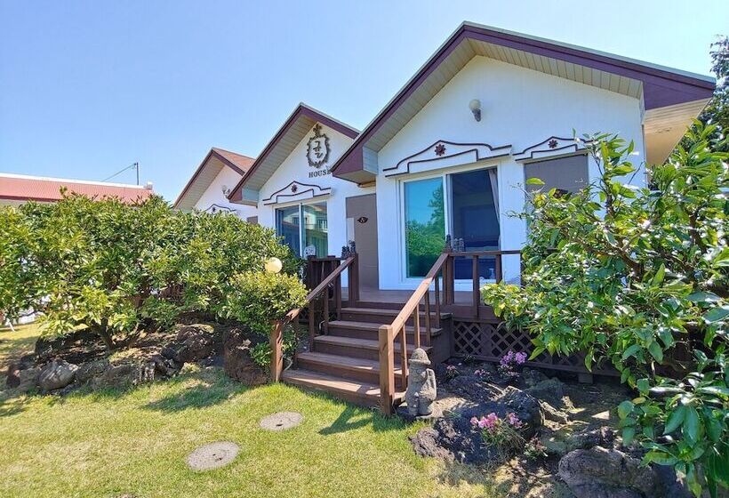 ホテル Gyulhouse Pension