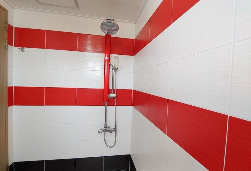 ホテル Gyulhouse Pension