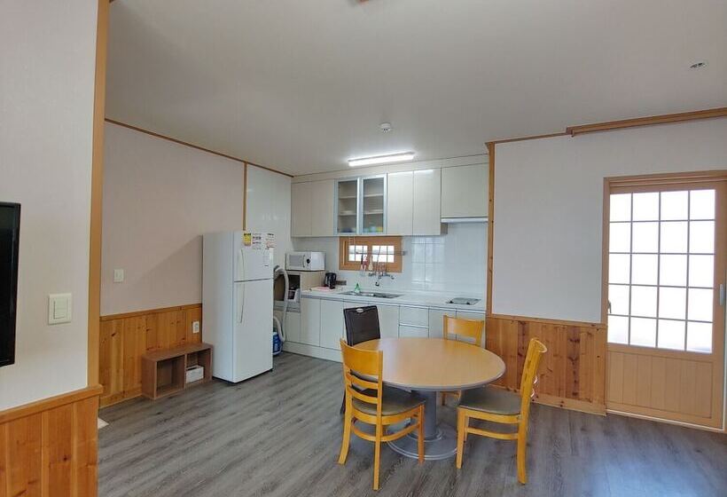 ホテル Gyulhouse Pension