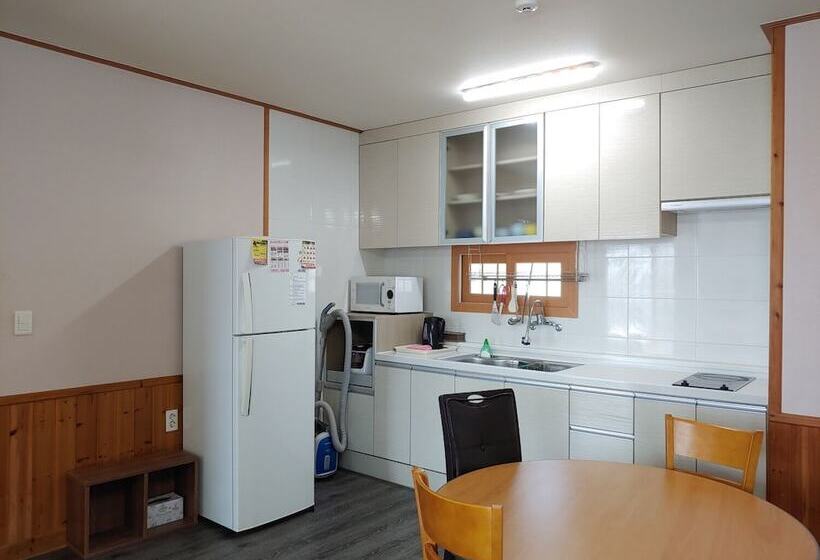 ホテル Gyulhouse Pension