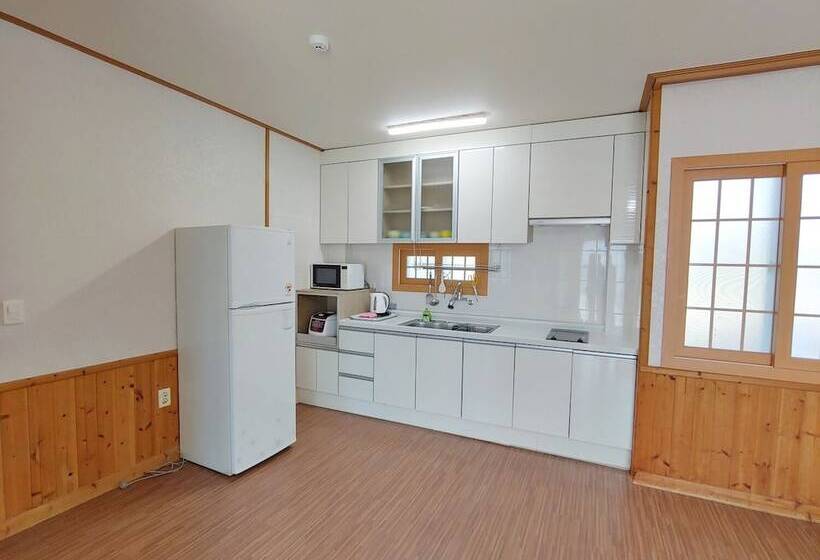 ホテル Gyulhouse Pension