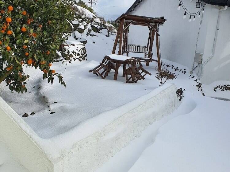 בית מלון כפרי Jejumermuri