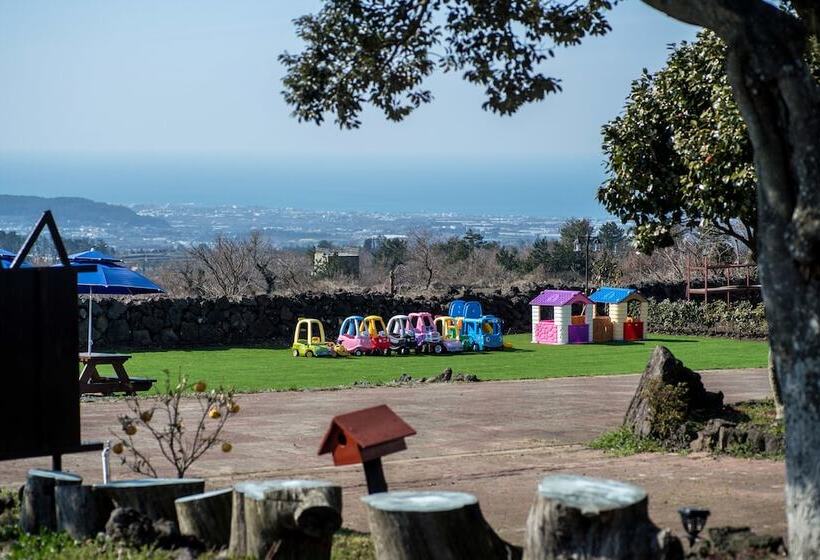 בית מלון כפרי Jeju Nollmung