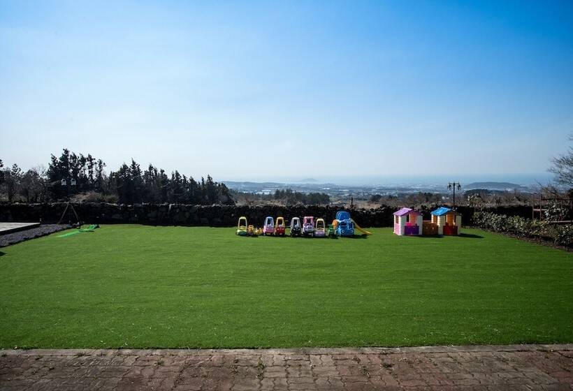 בית מלון כפרי Jeju Nollmung