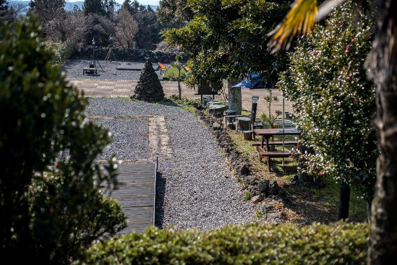 בית מלון כפרי Jeju Nollmung