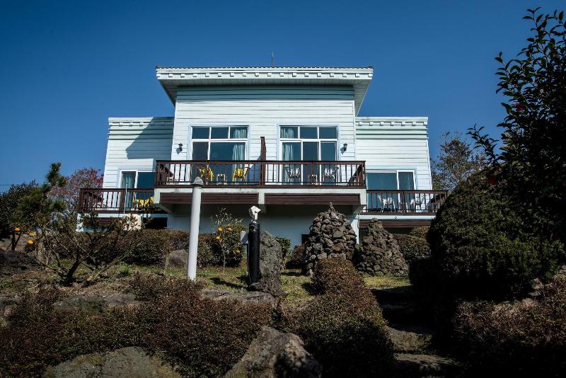 בית מלון כפרי Jeju Nollmung