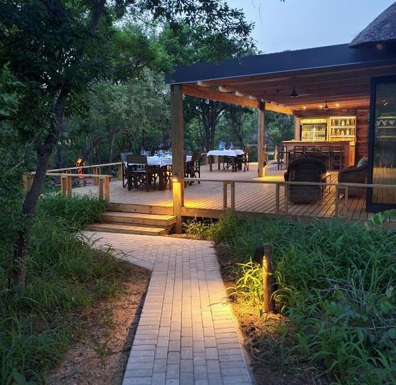 ホテル Kingfisher Creek Safari Lodge