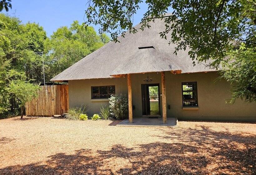 ホテル Kingfisher Creek Safari Lodge