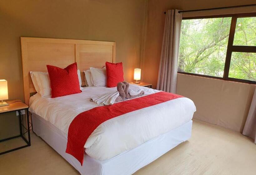 ホテル Kingfisher Creek Safari Lodge