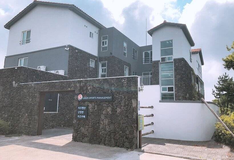 ホテル Leeds Pension