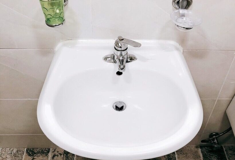 ホテル Leeds Pension