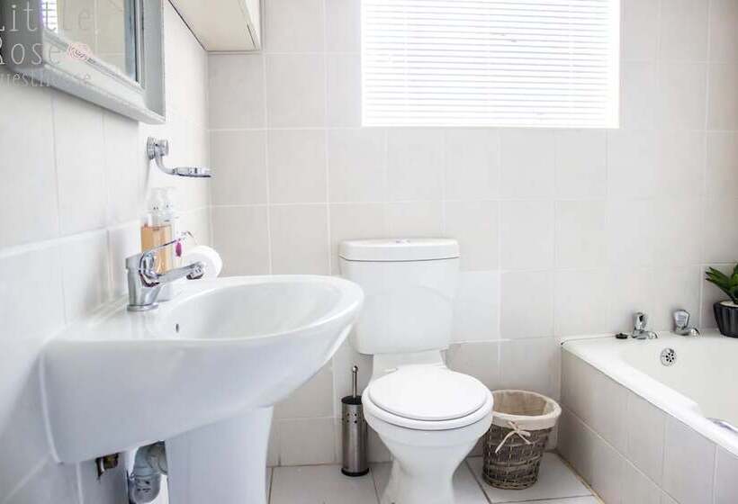 호텔 Little Rose Guesthouse & Self Catering