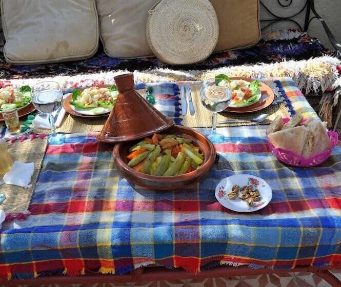 فندق Mandar Kebir