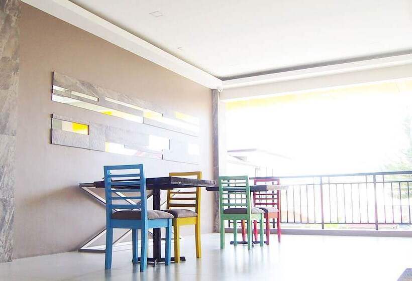 בית מלון כפרי Marton Suites