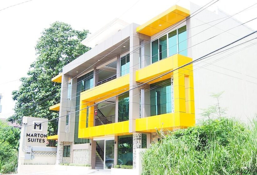 בית מלון כפרי Marton Suites