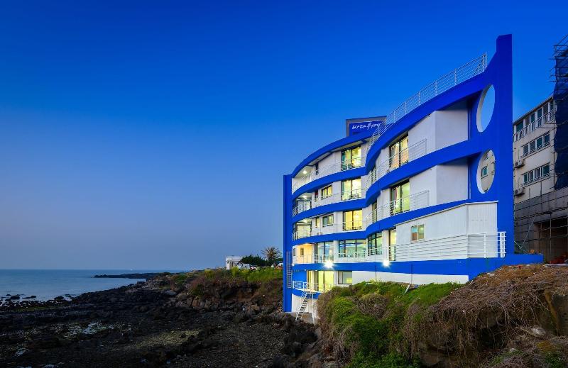 Отель On The Sea Pension