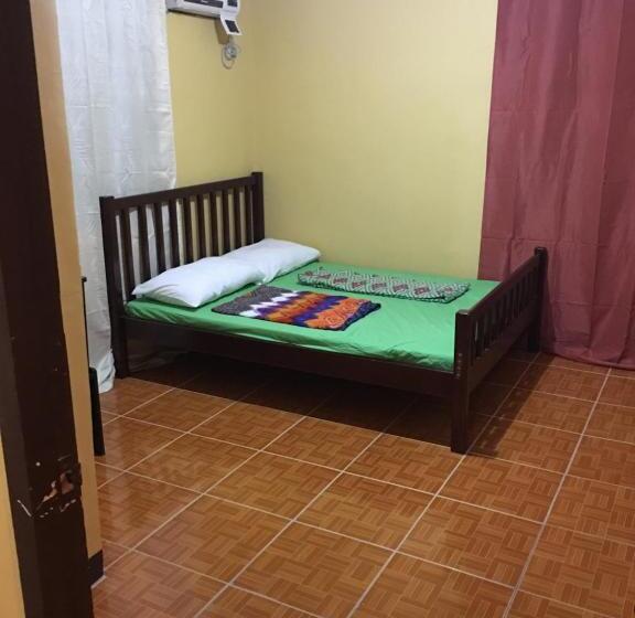 هتل Pines Mansion