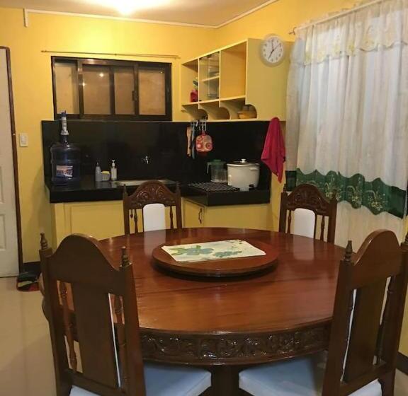 هتل Pines Mansion