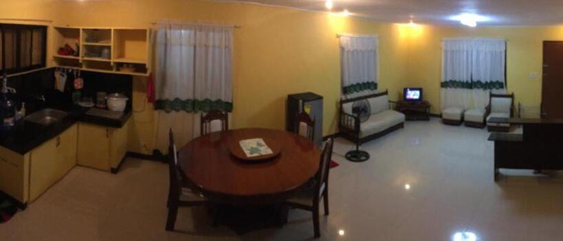 هتل Pines Mansion