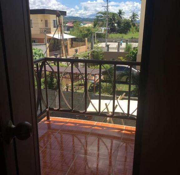 هتل Pines Mansion