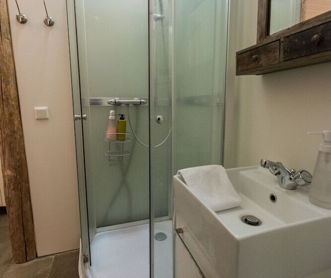 هتل Sea Side Cottages