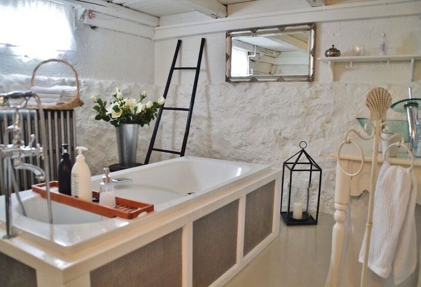 هتل Sea Side Cottages