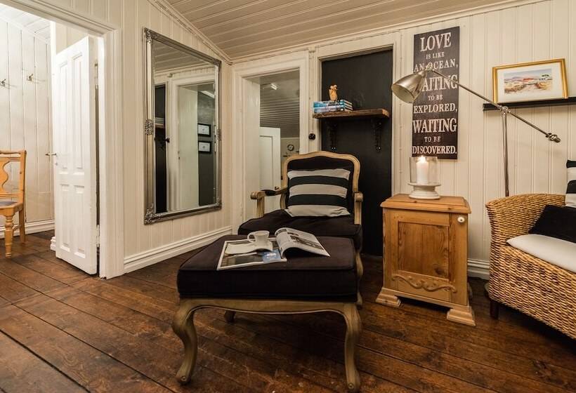 هتل Sea Side Cottages