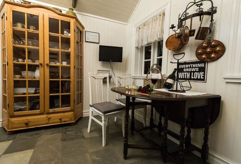 هتل Sea Side Cottages