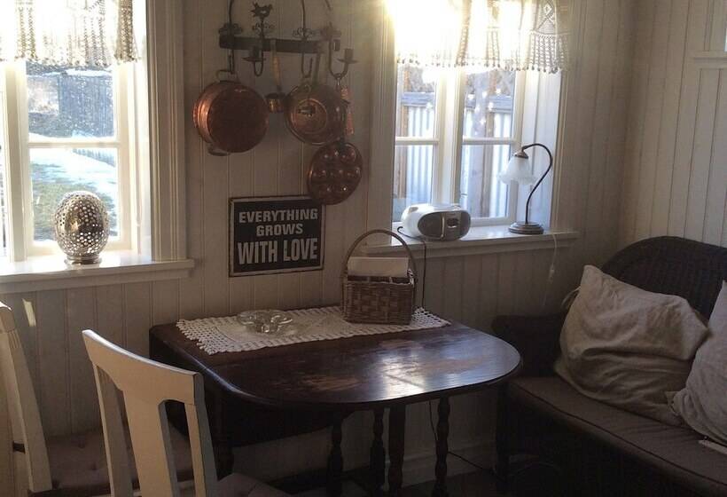 هتل Sea Side Cottages