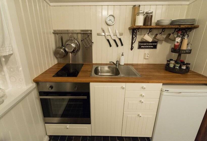 هتل Sea Side Cottages