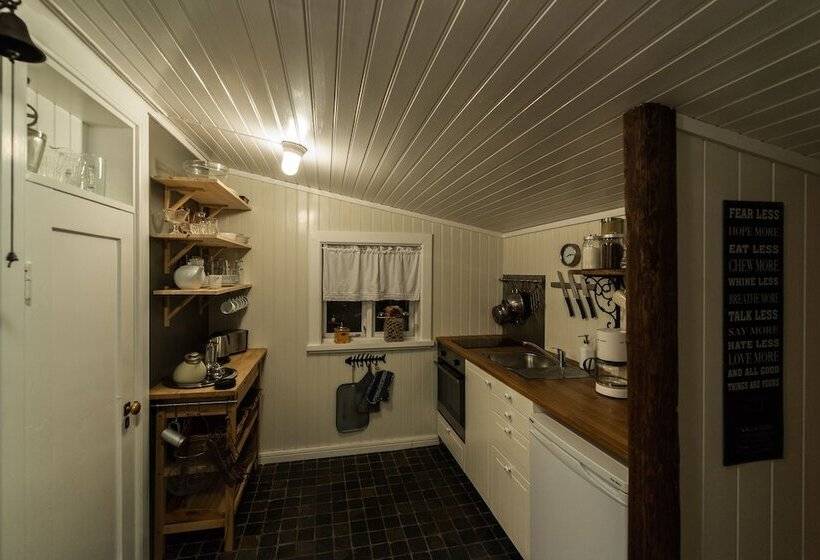 هتل Sea Side Cottages