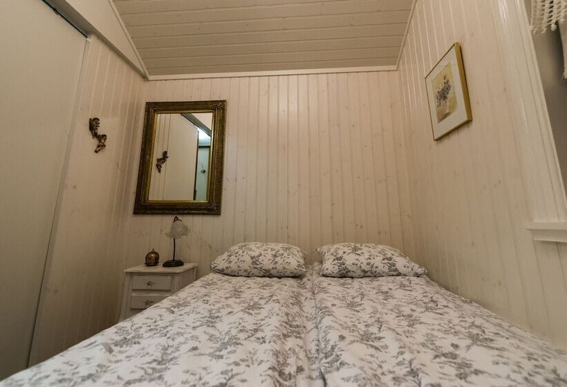 هتل Sea Side Cottages