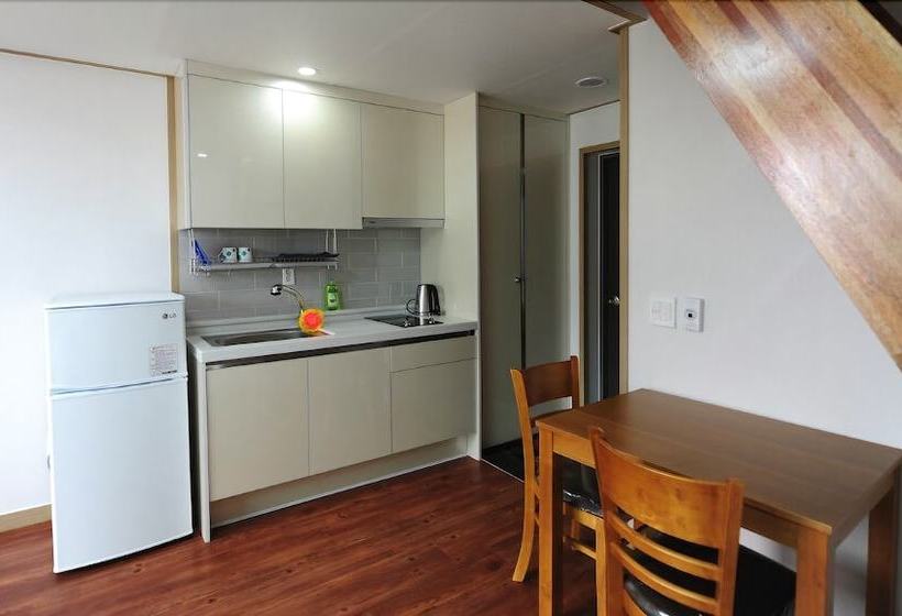 酒店 Seongsanpo Love