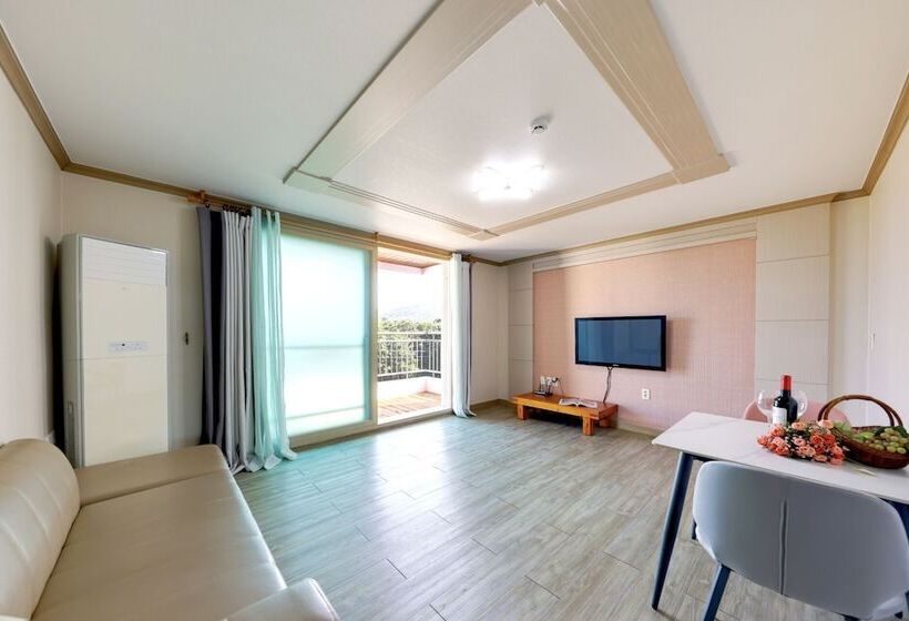 Отель Taehwa Pension