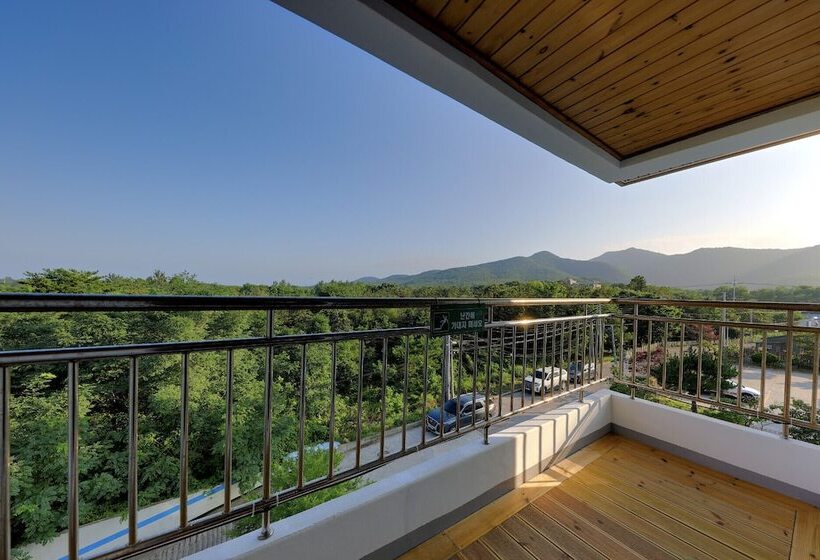 Отель Taehwa Pension