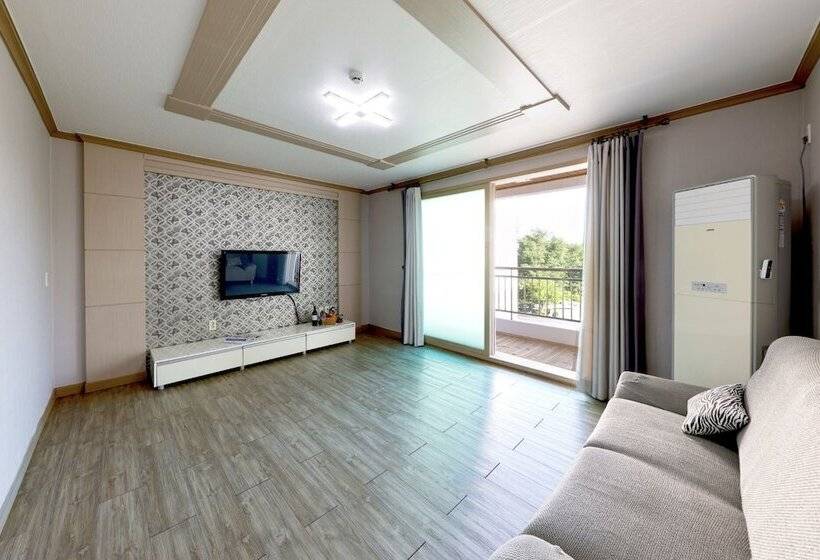 Отель Taehwa Pension