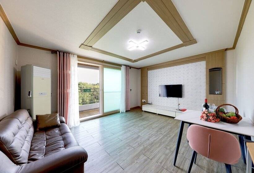 Отель Taehwa Pension