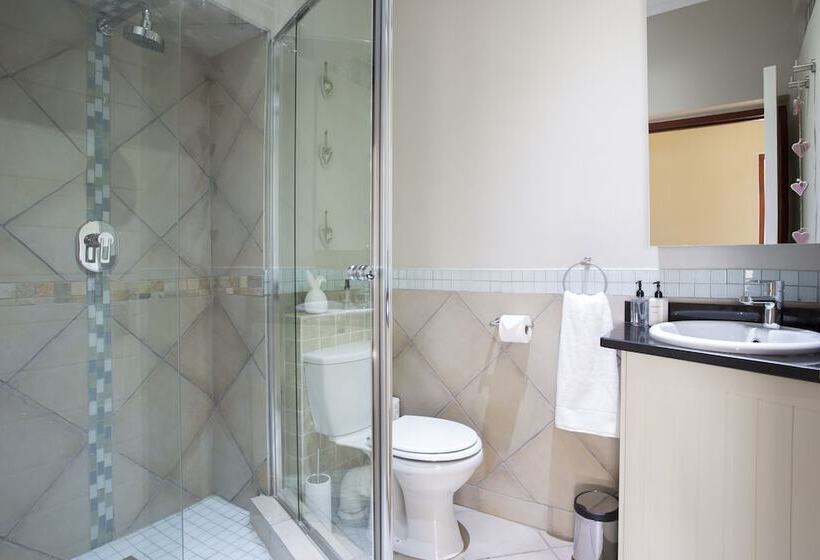 ホテル The Browns  Luxury Guest Suites