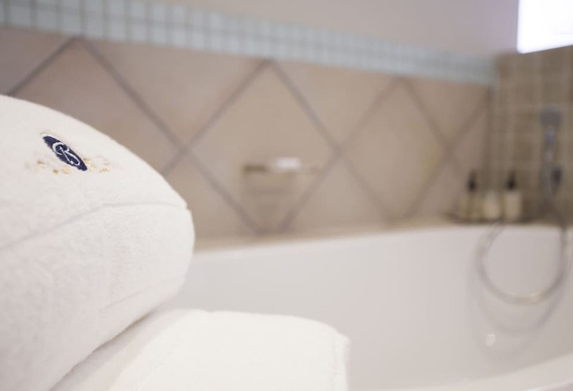 ホテル The Browns  Luxury Guest Suites