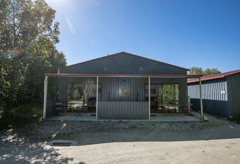 ホテル Oasis Yurt Lodge