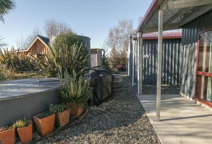 ホテル Oasis Yurt Lodge