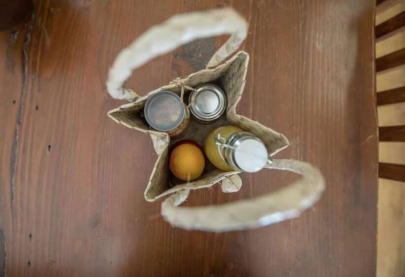 ホテル Oasis Yurt Lodge