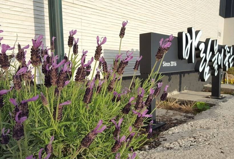 ホテル Wind Jeju Cafe & Pension